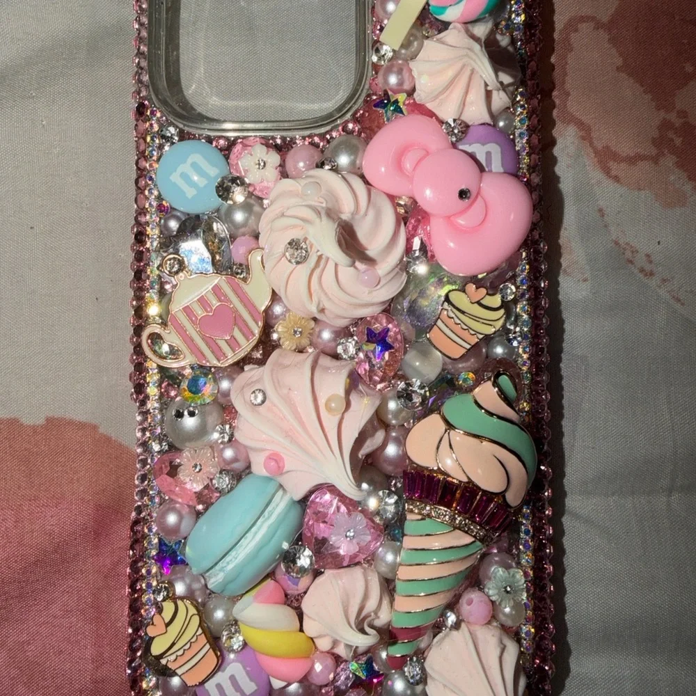 iPhone 16 Pro Max Case - Picture 3 of 7